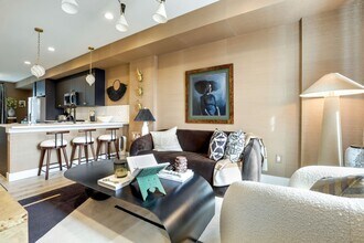 4925 W 10th Ave in Denver, CO - Foto de edificio - Building Photo