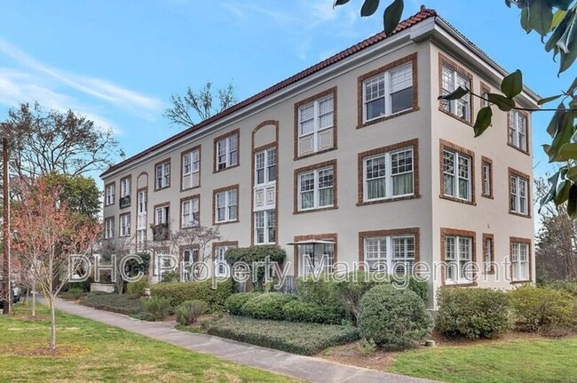 property at 3 Park Ln NE