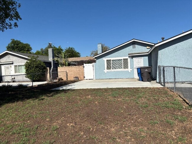 property at 6043 Vanessa St