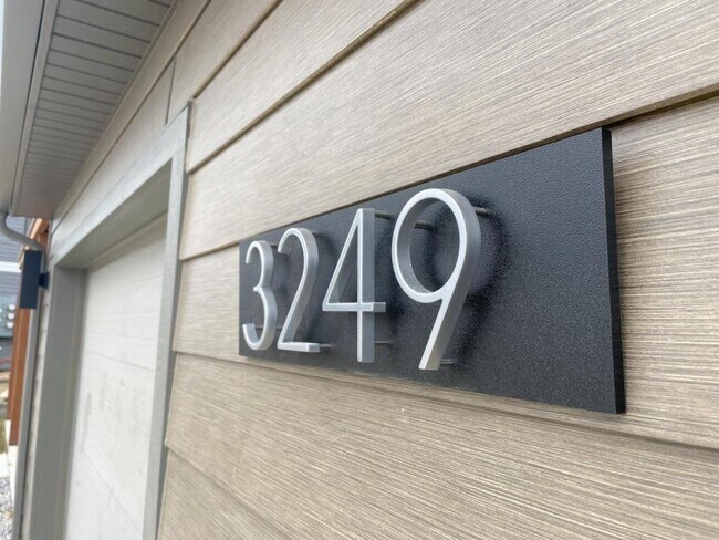 3249 Cabernet Dr in Helena, MT - Foto de edificio - Building Photo