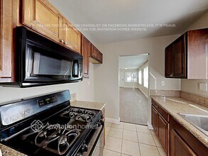 3703 S Gramercy Pl in Los Angeles, CA - Foto de edificio - Building Photo