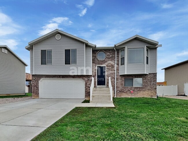 property at 3815 W 4475 S