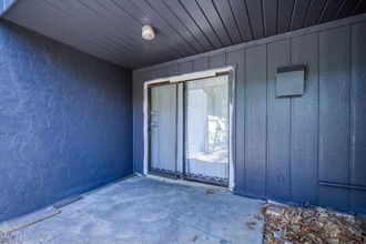 2036 SW 69th Dr in Gainesville, FL - Building Photo - Building Photo