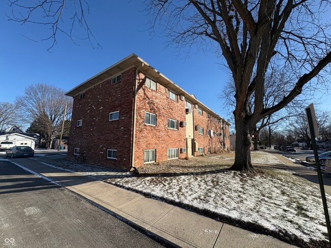 1142 Evans Ave