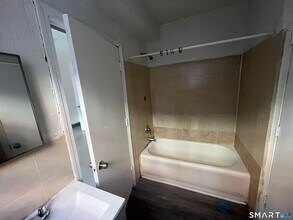 252 Sisson Ave in Hartford, CT - Building Photo - Building Photo