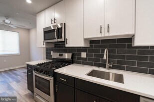 644 N 38th St in Philadelphia, PA - Building Photo