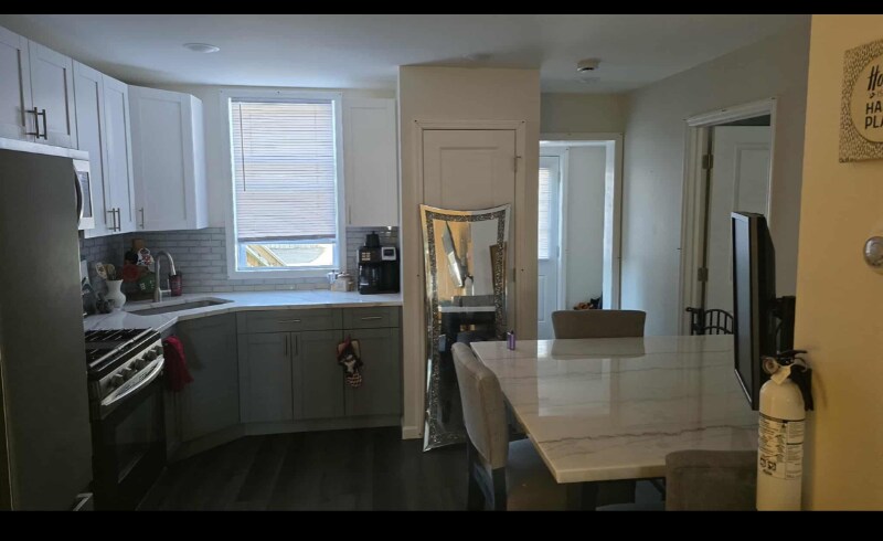 925-929 Colonia Rd in Elizabeth, NJ - Building Photo