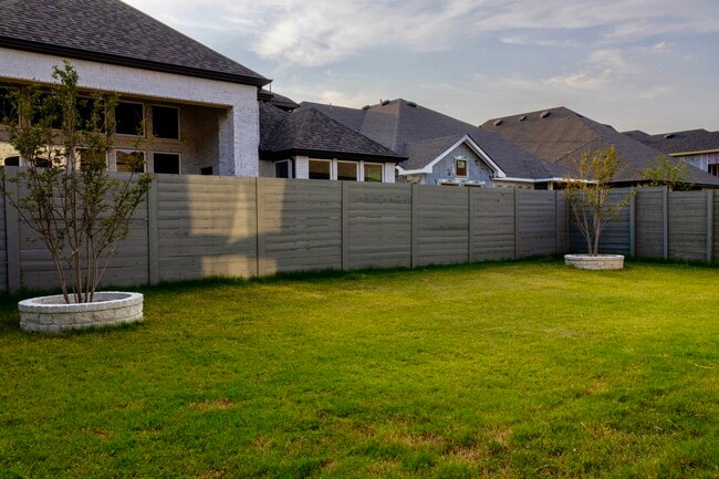 property at 1725 Friendship Ln