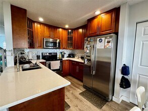 804 208th Cir in Pembroke Pines, FL - Building Photo - Building Photo