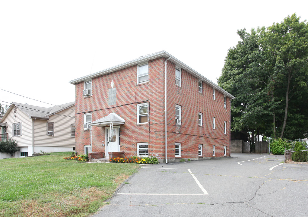 30 Dudley St in New Britain, CT - Building Photo