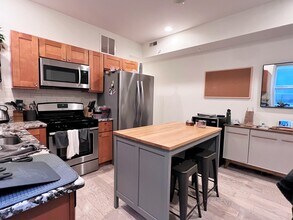 1627 Wallace, Unit Apartment 2R in Philadelphia, PA - Building Photo - Building Photo