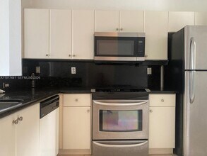 17630 NW 73rd Ave in Hialeah, FL - Building Photo - Building Photo