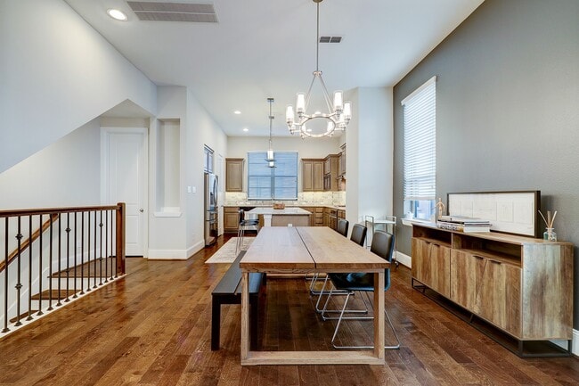 property at 5453 Larkin St