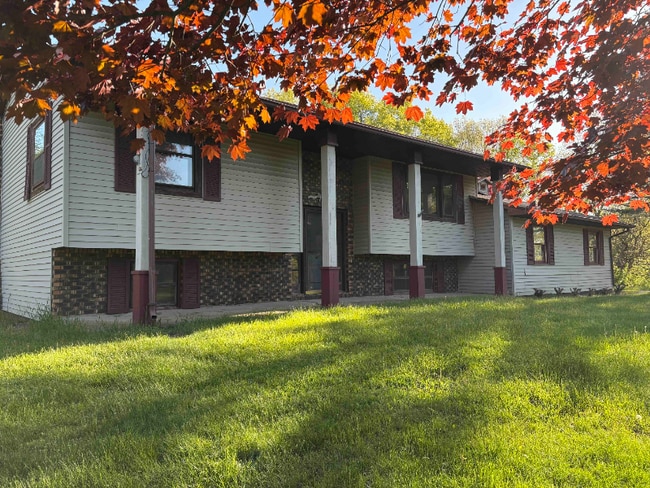 16711 E CD Ave in Augusta, MI - Building Photo - Building Photo