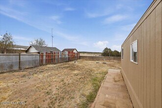 25415 Cedar Dr in Paulden, AZ - Building Photo - Building Photo