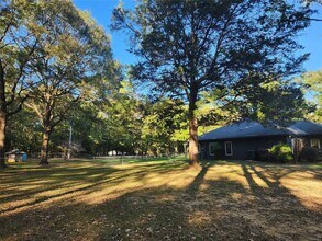 1174 Old Prattville Rd in Millbrook, AL - Foto de edificio - Building Photo