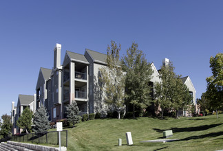 Sterling Village Apartments in South Jordan, UT - Foto de edificio - Building Photo