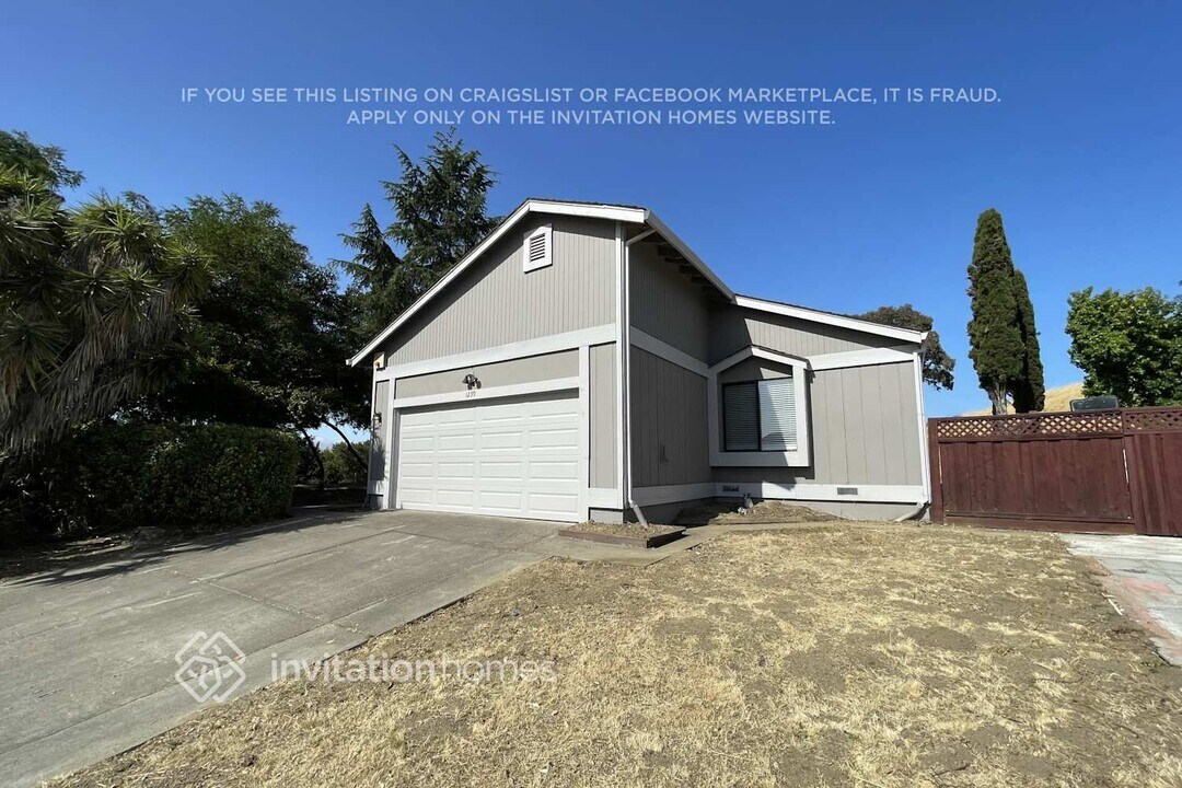 1239 Canterbury in Hercules, CA - Building Photo
