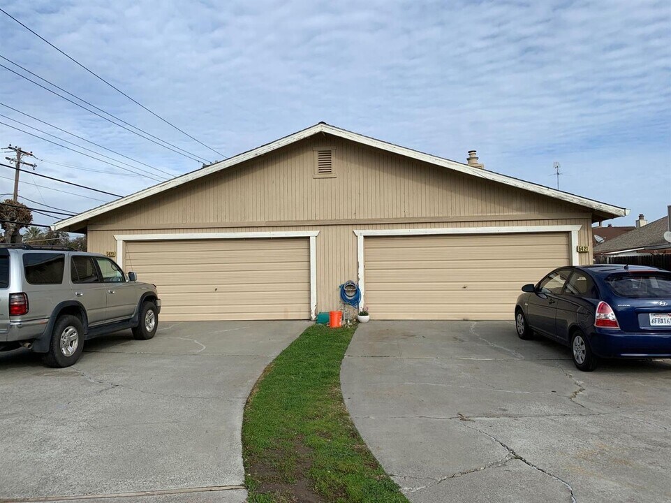 5421-5423 Romulan Ct in Sacramento, CA - Building Photo