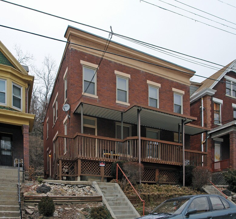 108 Valencia St in Cincinnati, OH - Building Photo