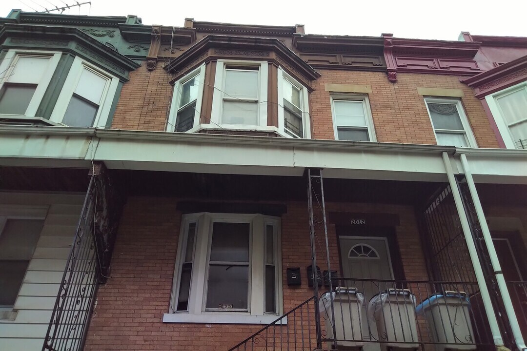 2012 Gleason Ave in Bronx, NY - Foto de edificio