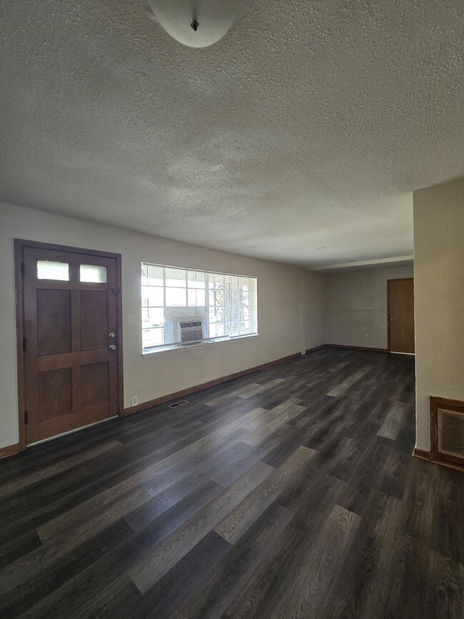 722 S Hunter in Wichita, KS - Building Photo - Building Photo