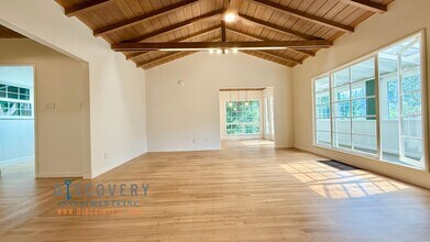 2587 El Caminito St in Oakland, CA - Building Photo - Building Photo