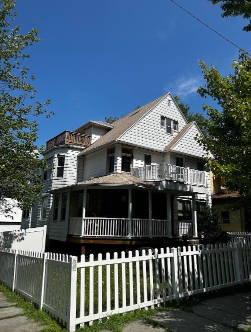 property at 601 Clay Ave
