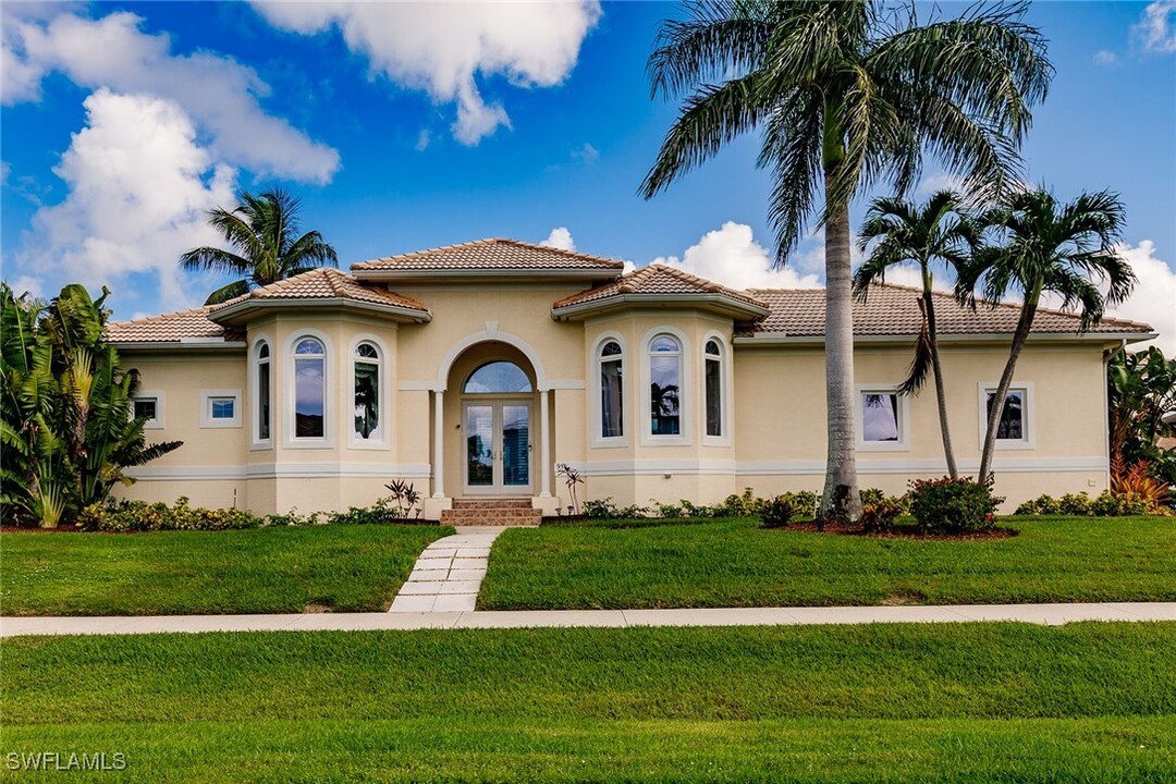 950 Snowberry Ct in Marco Island, FL - Building Photo