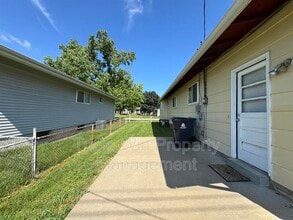 690 Wiethaupt Rd in Florissant, MO - Building Photo - Building Photo