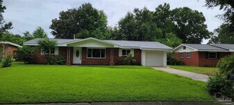 6750 Data St in Pensacola, FL - Building Photo