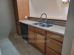 1615 Sitka St in Anchorage, AK - Building Photo - Building Photo