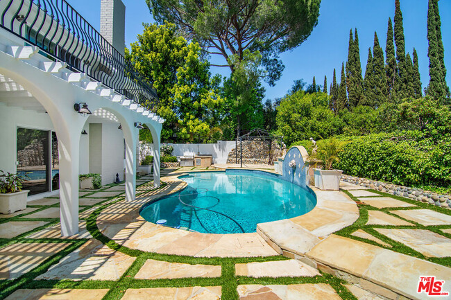 5020 Dantes View Dr in Agoura Hills, CA - Building Photo - Building Photo