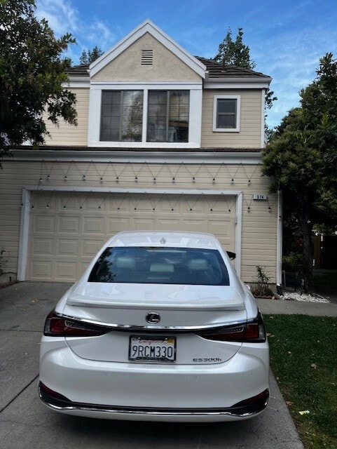 property at 574 Glenmoor Cir