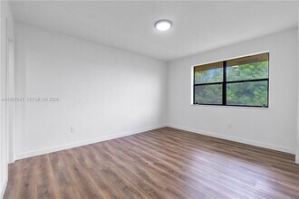 6690 W 26th Ct in Hialeah, FL - Building Photo - Building Photo