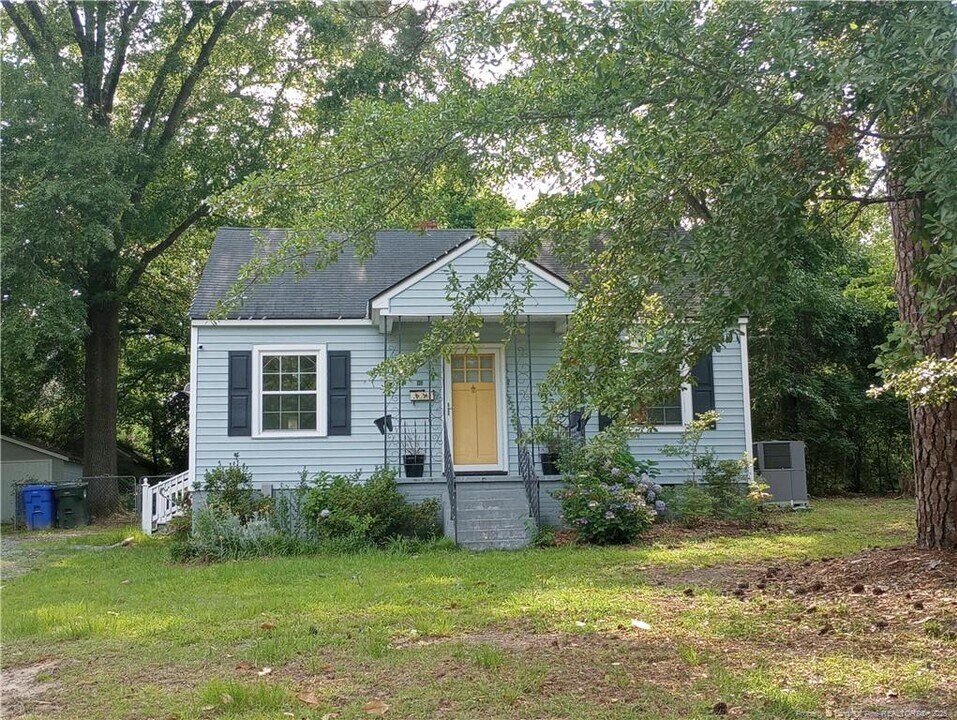 911 Anarine Rd in Fayetteville, NC - Building Photo