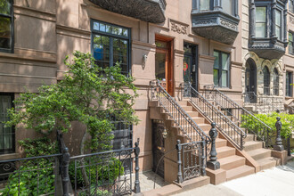 123 E 95th St in New York, NY - Foto de edificio - Building Photo