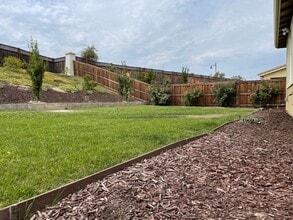 18194 Amador Dr in Lathrop, CA - Building Photo - Building Photo