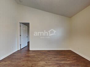 1070 Halifax Ln in Indianapolis, IN - Building Photo - Building Photo