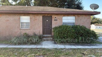 1039 N Brunnell Pkwy in Lakeland, FL - Building Photo