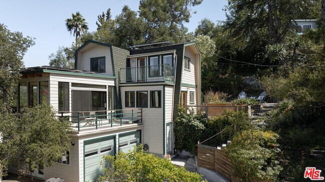 property at 1212 Fernwood Pacific Dr