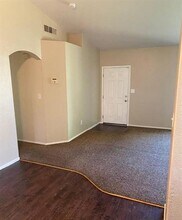 4611 Kaytlain Ave in Bakersfield, CA - Foto de edificio - Building Photo