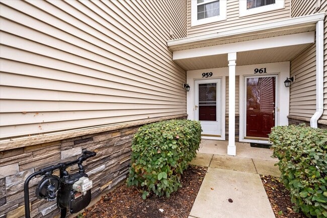 959 Genesee Dr in Naperville, IL - Building Photo - Building Photo