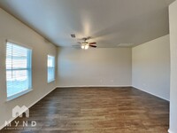 7427 Twin Pine Ct in Converse, TX - Foto de edificio - Building Photo