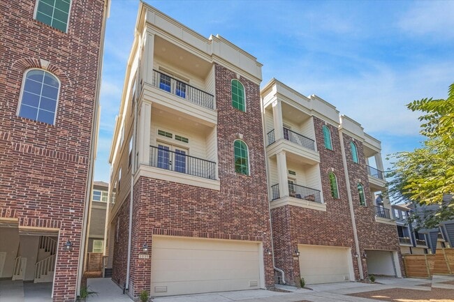 property at 1033 W 17th St