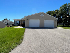 The Meadows in Mason City, IA - Building Photo - Building Photo