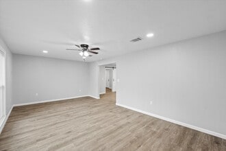 1225 Meadow Brook Rd in Waco, TX - Building Photo - Building Photo