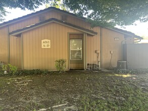 4063 Elmo Loop in Modesto, CA - Foto de edificio - Building Photo