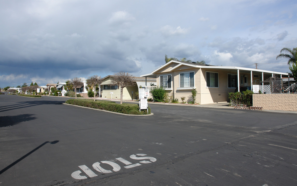 1010 Bobier Dr in Vista, CA - Foto de edificio