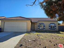 10695 Plainfield St in Adelanto, CA - Building Photo